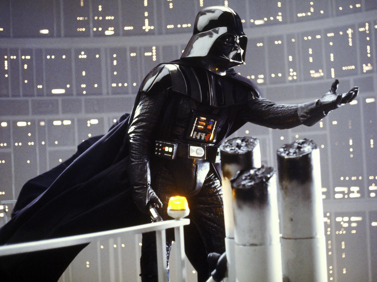 2015-12-18-1450447345-7810839-DarthVader